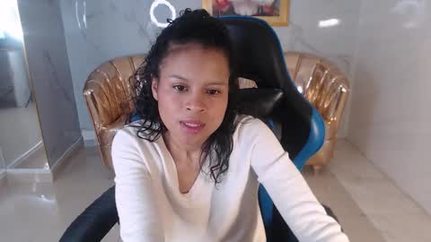 Snapshot of catalina5_s chatting on December 2025 02:02:02 PM Catalina online show from December 2025 02:02:02 PM