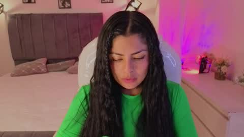 Catalina online show from November 2025 03:26:02 AM