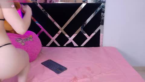 Snapshot of catalina_smith__ chatting on April 2026 11:18:02 PM Catalina online show from April 2026 11:18:02 PM