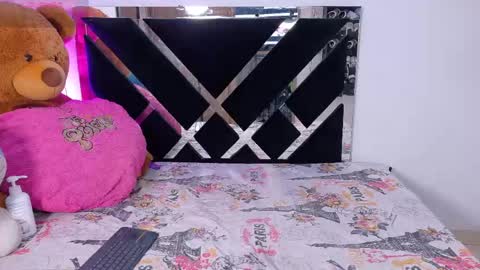Snapshot of catalina_smith__ chatting on April 2026 11:21:01 PM Catalina online show from April 2026 11:21:01 PM