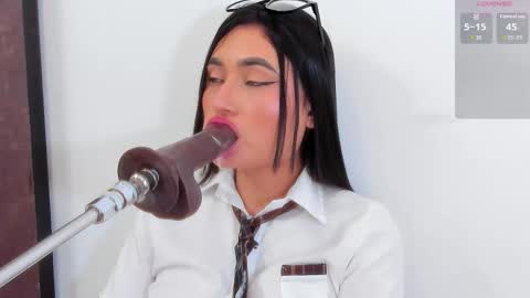 Catalina online show from December 2025 08:49:02 PM