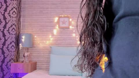 Snapshot of catalinnathompson chatting on December 2024 12:01:02 PM CatalinnaThompson online show from December 2024 12:01:02 PM