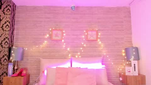 Snapshot of catalinnathompson chatting on January 2025 11:49:02 AM CatalinnaThompson online show from January 2025 11:49:02 AM