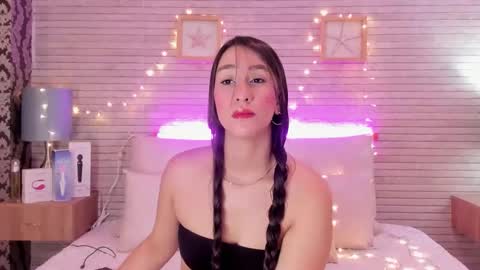Snapshot of catalinnathompson chatting on February 2025 12:01:02 PM CatalinnaThompson online show from February 2025 12:01:02 PM