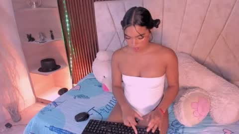 catalleya_f online show from May 2026 08:17:01 PM