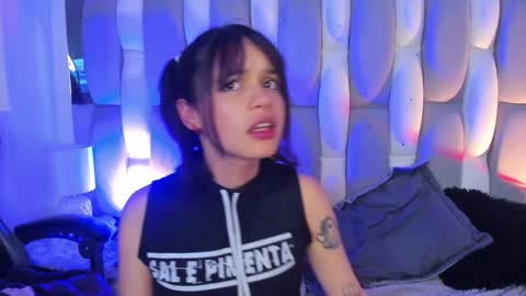 Snapshot of catarsiss_moon chatting on December 2024 09:20:02 PM Cat online show from December 2024 09:20:02 PM