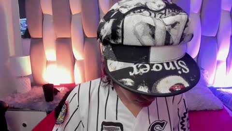 Snapshot of catarsiss_moon chatting on December 2024 06:01:02 PM Cat online show from December 2024 06:01:02 PM