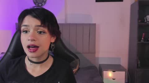 Snapshot of catarsiss_moon chatting on January 2025 09:25:02 PM Cat online show from January 2025 09:25:02 PM