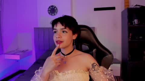 Snapshot of catarsiss_moon chatting on January 2025 12:09:01 AM Cat online show from January 2025 12:09:01 AM