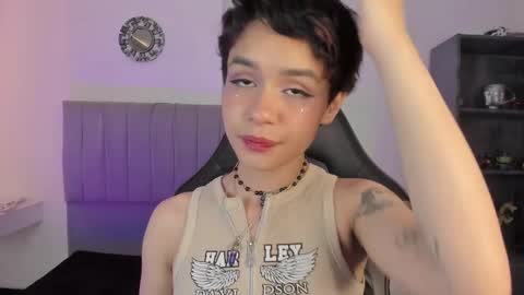 Snapshot of catarsiss_moon chatting on February 2025 09:42:02 PM Cat online show from February 2025 09:42:02 PM