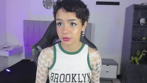 Snapshot of catarsiss_moon chatting on February 2025 08:09:02 PM Cat online show from February 2025 08:09:02 PM