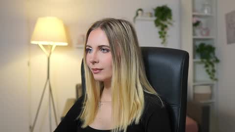 catecrago  online show from December 2025 09:04:01 AM