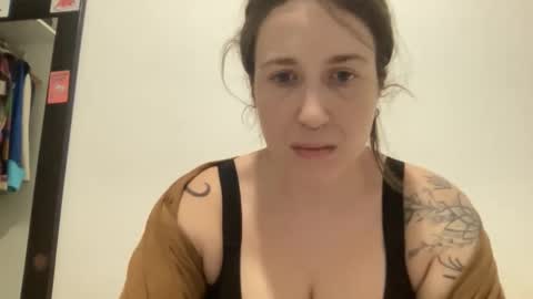 Catgirl online show from December 2025 09:00:01 PM