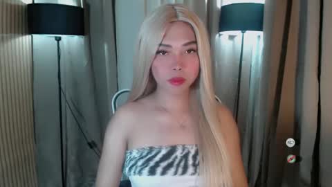 Snapshot of catherine_365 chatting on November 2025 12:33:02 PM catherine_365 online show from November 2025 12:33:02 PM