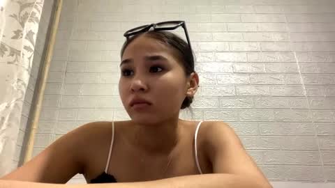 catherinepirs online show from April 2026 04:23:02 PM