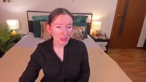 Catrin online show from March 2026 05:01:02 AM