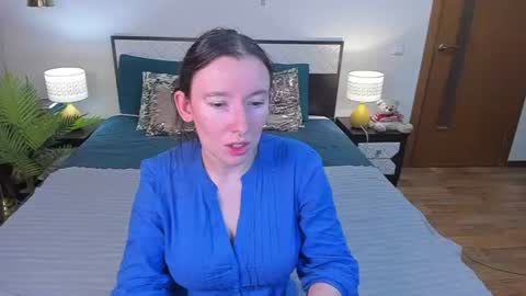 Catrin online show from June 2026 10:10:02 PM