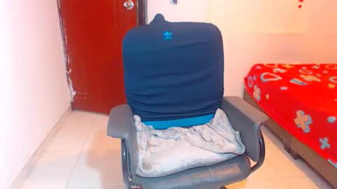 Snapshot of cathi_nahomi chatting on November 2025 07:12:01 AM cathi_nahomi online show from November 2025 07:12:01 AM