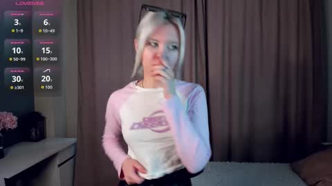 Snapshot of cathiearzabala chatting on March 2026 11:03:01 AM Mia online show from March 2026 11:03:01 AM