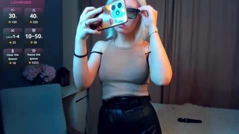 Snapshot of cathiearzabala chatting on March 2026 11:04:02 AM Mia online show from March 2026 11:04:02 AM