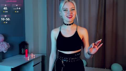 Snapshot of cathiearzabala chatting on April 2026 11:08:01 AM Mia online show from April 2026 11:08:01 AM