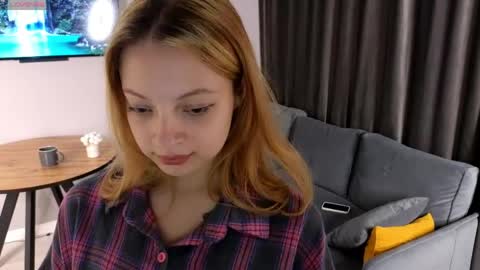 Katiee online show from May 2026 09:43:01 PM