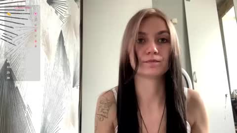 Snapshot of catinagaznes chatting on October 2025 09:41:02 AM Lola online show from October 2025 09:41:02 AM