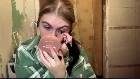 Snapshot of catinagaznes chatting on October 2025 09:22:01 PM Lola online show from October 2025 09:22:01 PM