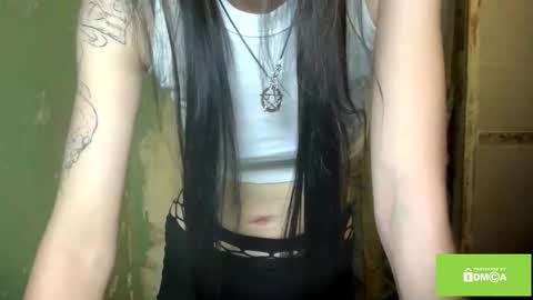 Snapshot of catinagaznes chatting on November 2025 10:20:02 PM Lola online show from November 2025 10:20:02 PM