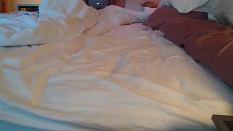 Snapshot of catnips_cabaret chatting on November 2025 03:34:02 PM some call me djcatnips some call me CC but i love it when you call me miss catnips online show from November 2025 03:34:02 PM