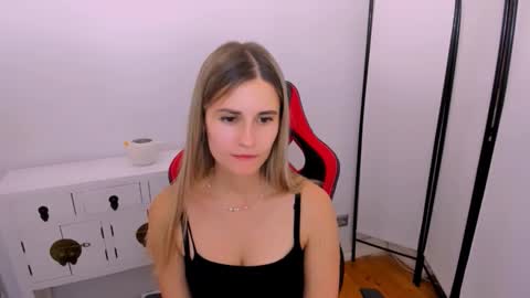 Snapshot of catringood chatting on October 2025 04:55:02 AM CatrinGood online show from October 2025 04:55:02 AM