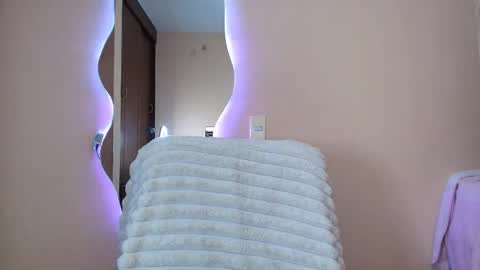 Cattleya online show from November 2025 03:56:01 AM