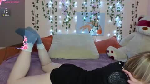 Snapshot of cattie_w_ chatting on October 2025 01:35:01 AM cattie_w_ online show from October 2025 01:35:01 AM