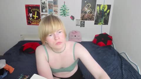 cattie_w_ online show from February 2026 01:21:02 AM