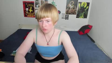 cattie_w_ online show from April 2026 02:27:02 AM