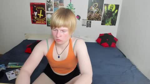 cattie_w_ online show from April 2026 01:10:02 AM