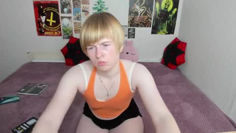 Snapshot of cattie_w_ chatting on May 2026 01:12:01 AM cattie_w_ online show from May 2026 01:12:01 AM