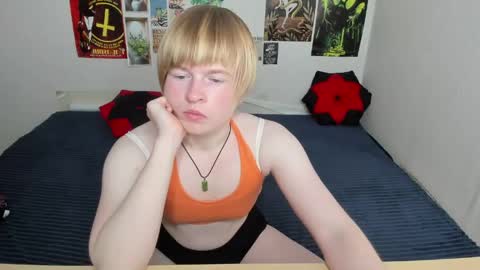 Snapshot of cattie_w_ chatting on May 2026 01:13:01 AM cattie_w_ online show from May 2026 01:13:01 AM