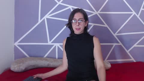 Snapshot of cava_pretty chatting on December 2024 07:05:01 AM cava_pretty online show from December 2024 07:05:01 AM