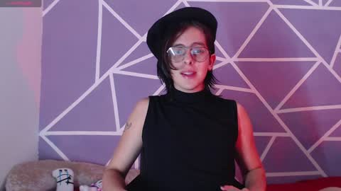 Snapshot of cava_pretty chatting on December 2024 08:59:01 AM cava_pretty online show from December 2024 08:59:01 AM