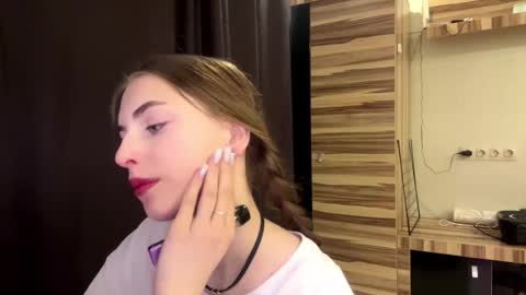 Polly online show from March 2026 06:20:01 AM