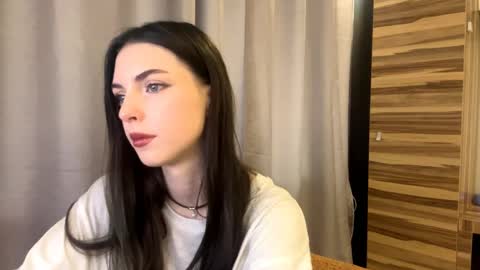 Polly online show from April 2026 07:09:01 AM