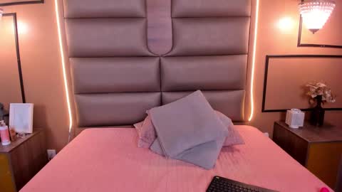 caylincollins online show from February 2025 06:18:02 AM