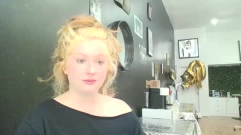 Snapshot of ccfox35 chatting on September 2025 04:12:02 PM ccfox35 online show from September 2025 04:12:02 PM