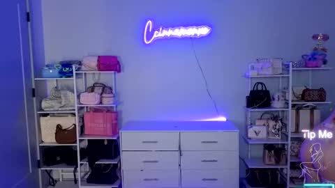 Ccinnamon online show from October 2025 12:14:01 AM