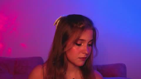 Lina  online show from October 2025 07:12:01 PM