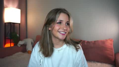 Lina  online show from April 2026 07:16:01 PM