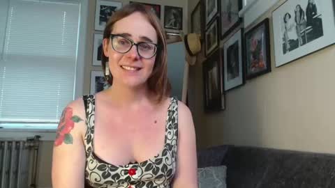 Snapshot of cecilysaintclaire chatting on March 2025 05:35:02 PM Cecily Saint Claire online show from March 2025 05:35:02 PM