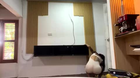 CEDRELARYAN online show from November 2025 08:41:01 PM