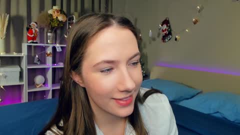 Josie Manesi online show from January 2025 07:07:01 PM